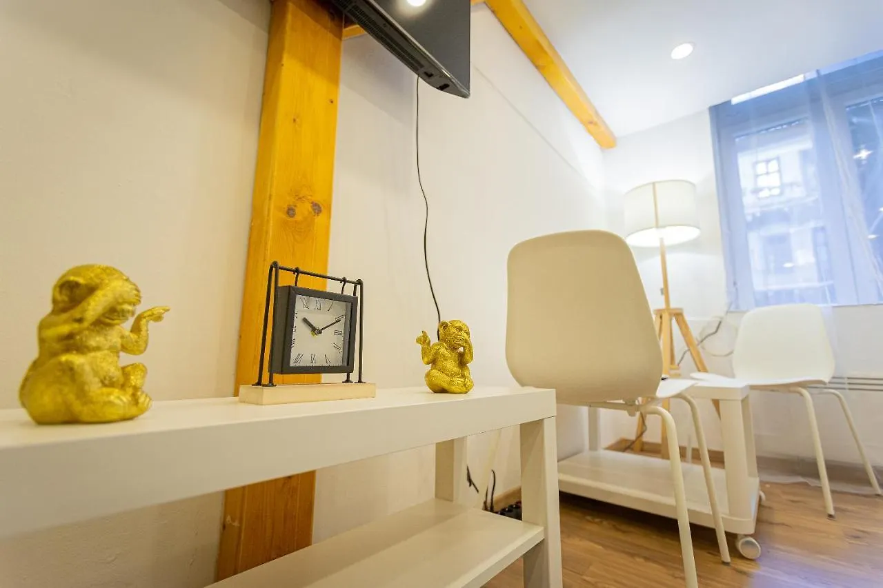 2 Bedroom Apartment In The Dob Street, Emerald Budapest Hungary