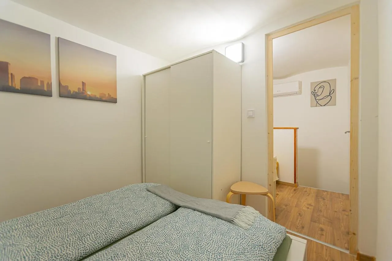 2 Bedroom Apartment In The Dob Street, Emerald Budapest