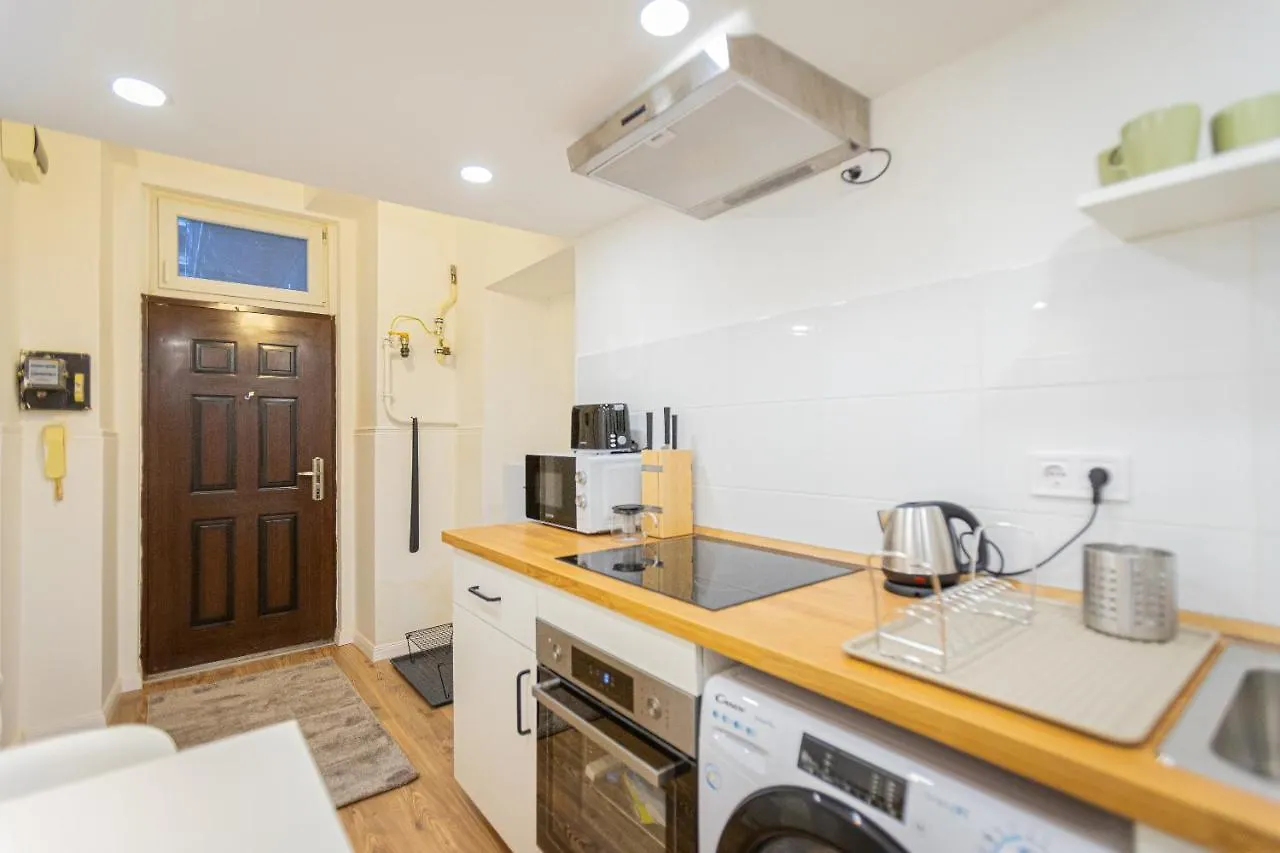 2 Bedroom Apartment In The Dob Street, Emerald Budapest Hungary